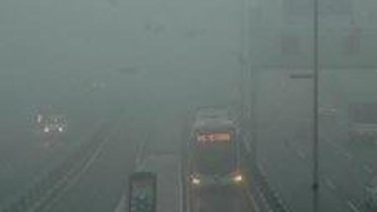 İstanbulu sis bastı