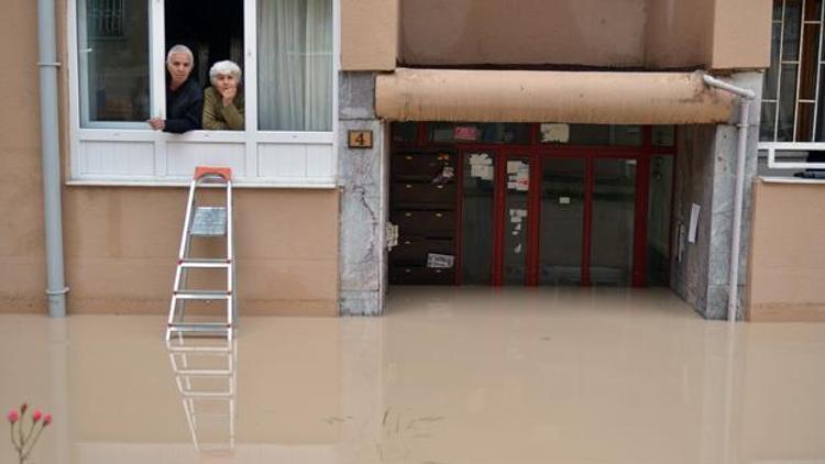 Yüzme bilmeyen sokağa çıkmasın