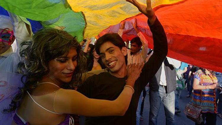 Hindistanda tartışma yaratan açıklama: Eşcinselleri alkolikler gibi tedavi edeceğiz