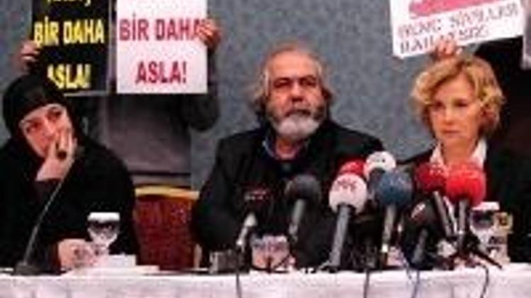 Balyoz planı iddialarına gazetecilerden tepki