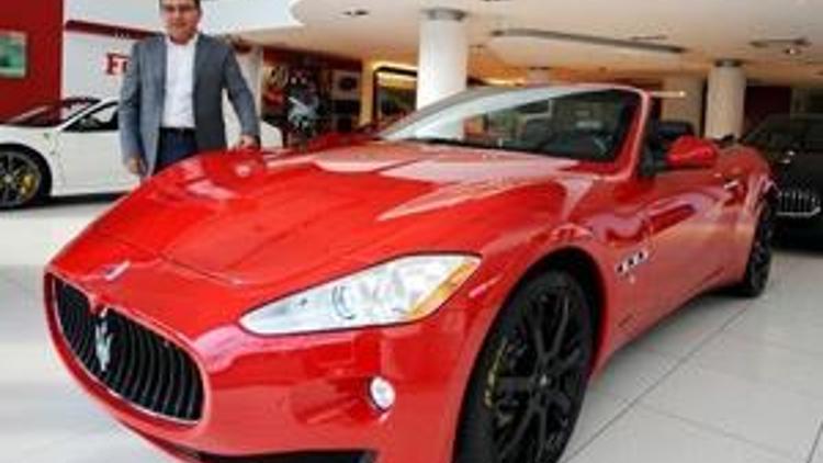 23 adet Ferrari 26 adet Maserati sattık