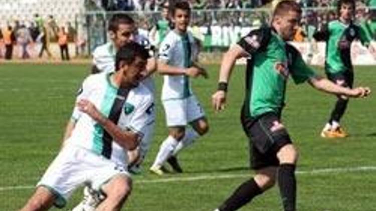 Bilerek kendi kalesine gol attı