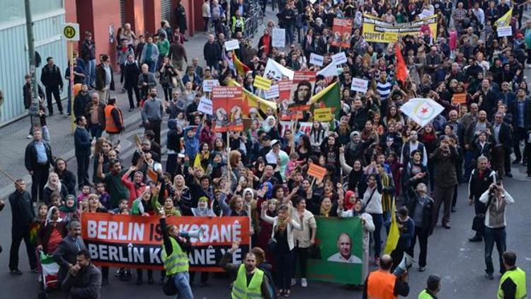 Berlinde Kobani ile dayanışma yürüyüşü