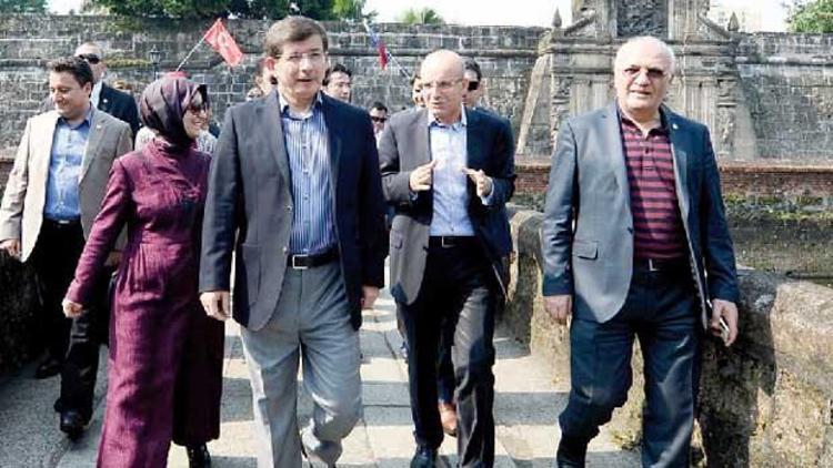 Başbakan Ahmet Davutoğlu: Alevilerin nasıl CHPli olabildiklerine hep şaşmışımdır
