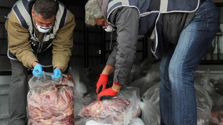 Adanada 1 ton bozuk et imha edildi