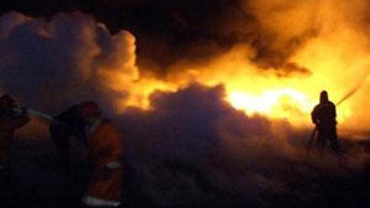 Korkutan yangın: Binlerce lastik alev aldı