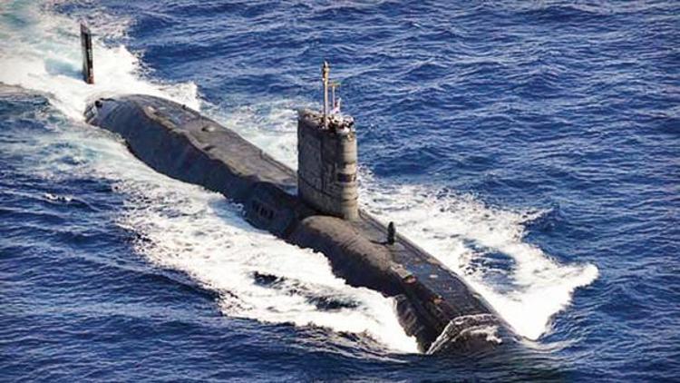 HMS Talent buzula çarptı