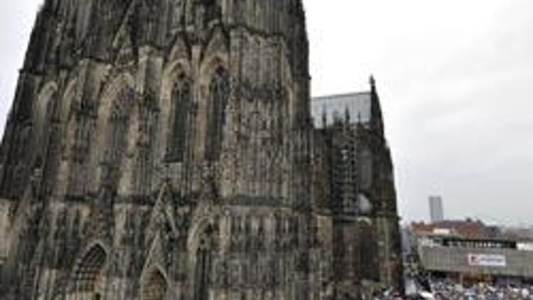 Alevilerden Köln mitingi: ARD özür dilesin