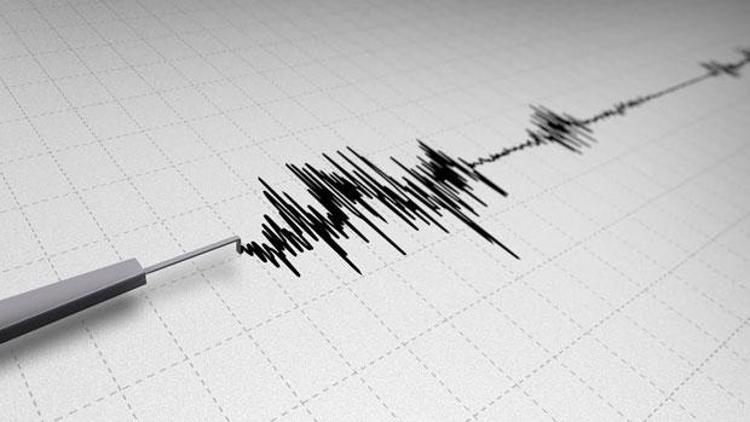 Endonezyada 7 büyüklüğünde deprem