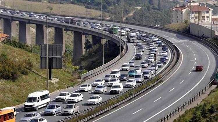 Tatilcilerin dönüş trafiği başladı