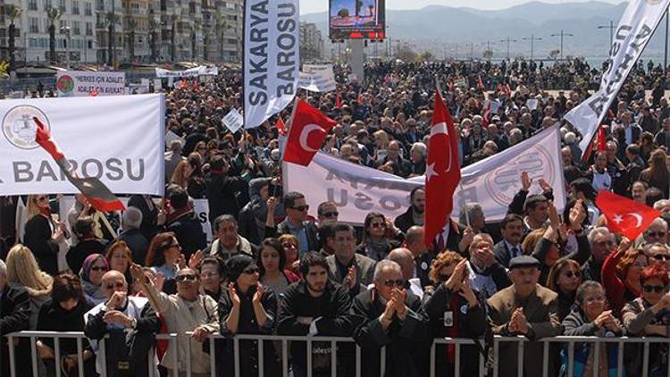 Avukatlar Türkiye Adaletini Arıyor mitinginde buluştu