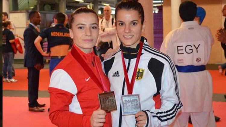 Karateci Serap Özçelik Dünya Şampiyonu