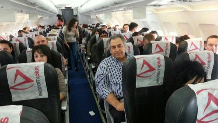 Kırıma havalanan Atlasjet uçağı geri döndü