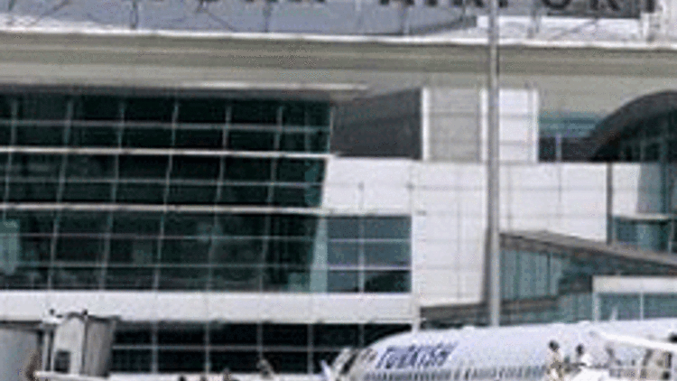 Financial Timesdan Atatürk Havalimanına övgü