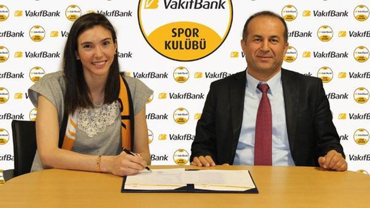 VakıfBank, Naz Aydemir Akyol ile uzattı