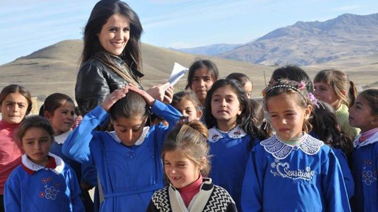 Başbakan Davutoğlundan  Öğretmenler Günü müjdesi