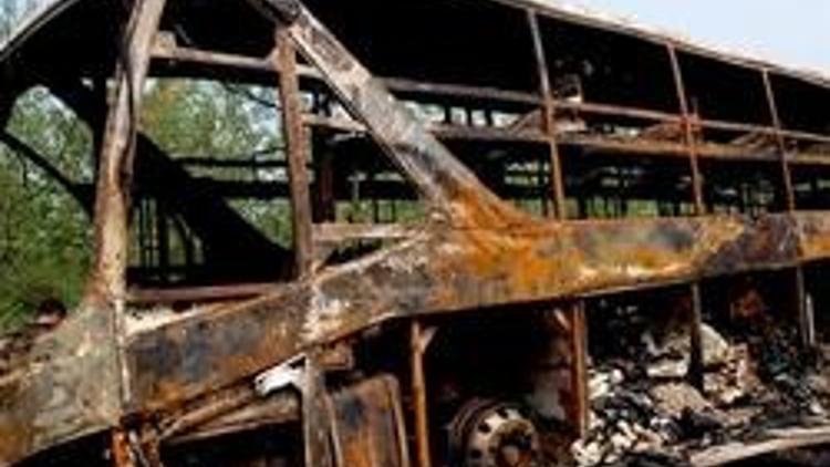 Çinde yolcu otobüsü alev aldı: 41 ölü