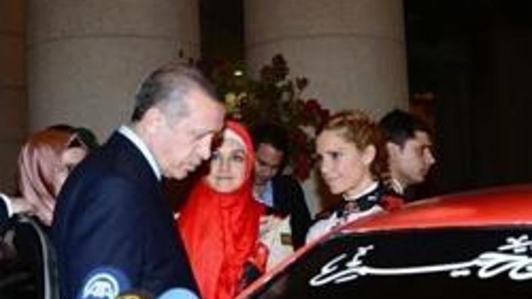 Emine Erdoğan: Artık siyasette ralli yapıyor