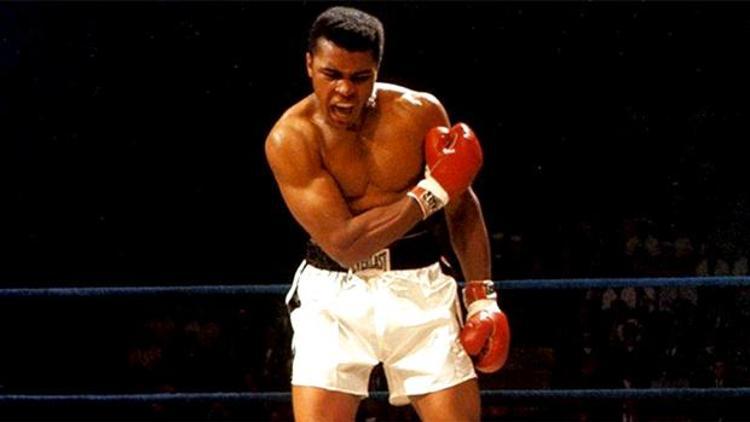 Efsane boksör Muhammed Ali hastaneye kaldırıldı