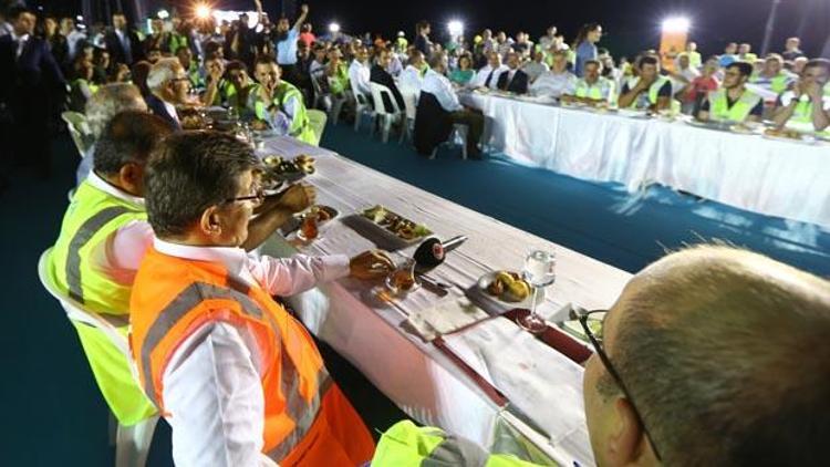 Başbakan Ahmet Davutoğlundan toplu düğün sözü