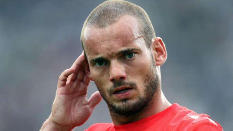 Olay Sneijder kapıyı kırdı...