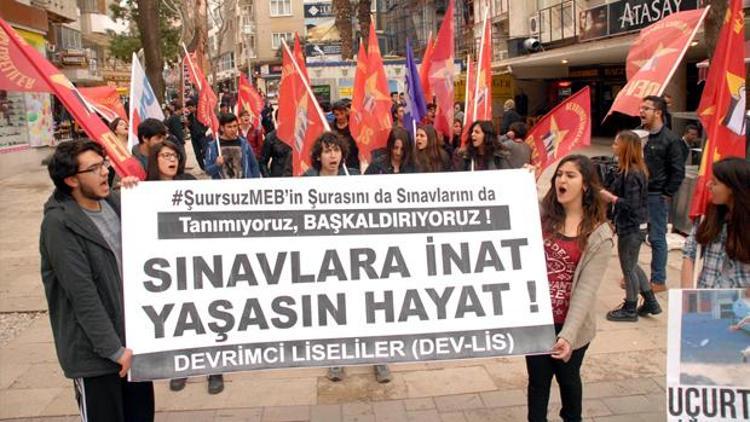 Denizli’de liselilerden YGS protestosu