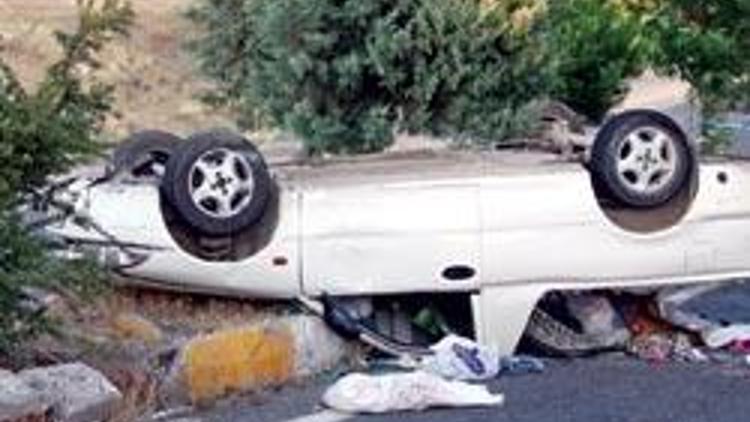 Polis panzerine çarptılar: 3 ölü