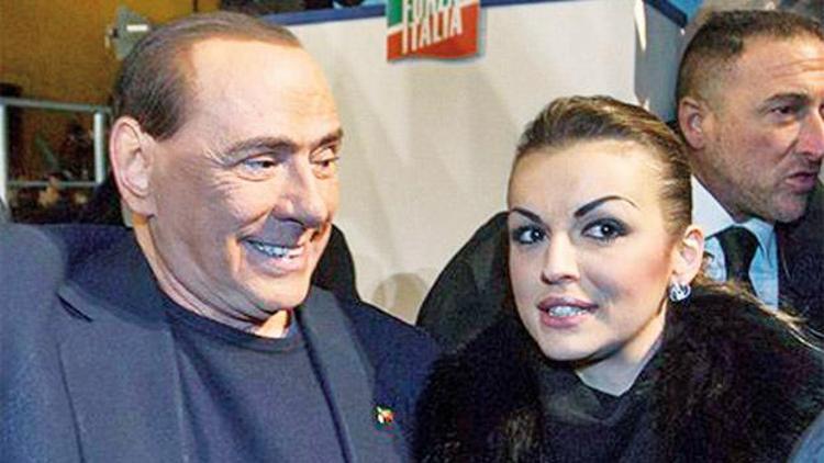 Berlusconi için Papa’ya yalvardı