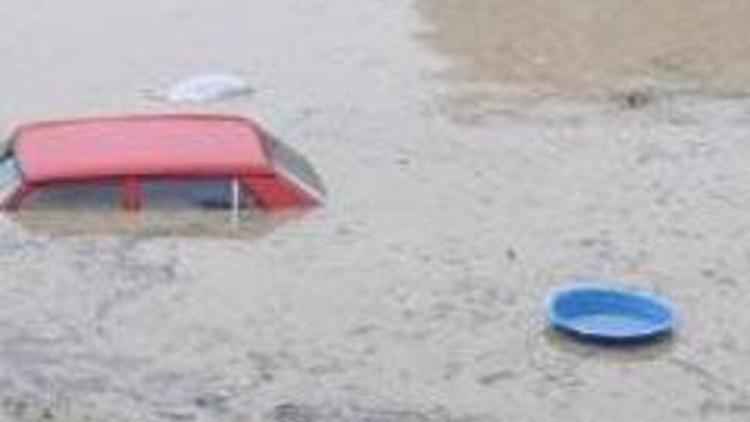 İstanbulda sel dehşeti: 1 ölü