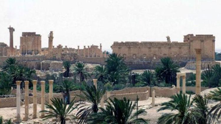 IŞİD Palmiradaki türbeleri havaya uçurdu