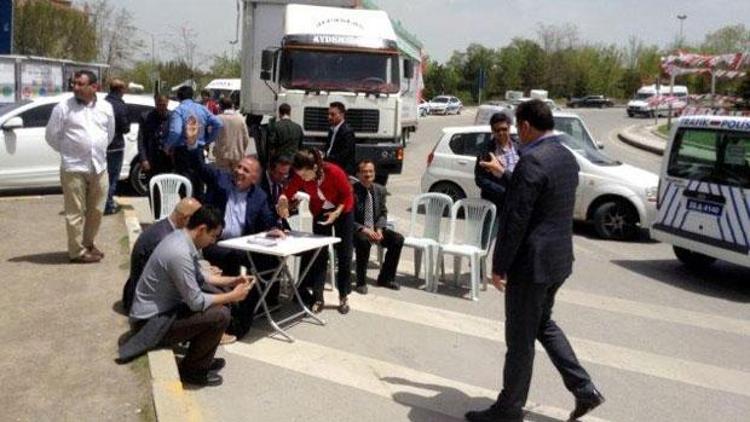 Erzurumda CHP TIRı yine durduruldu