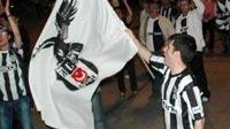 Beşiktaşlı taraftarlar coştu