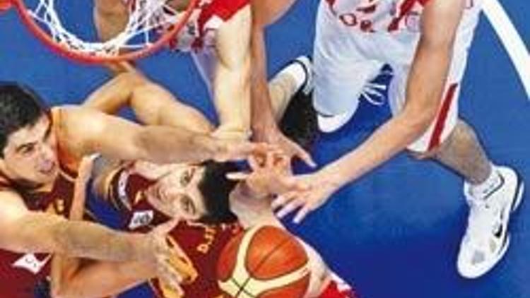 Makedonya çeyrek final biletini McCalebb’le kaptı: 65-63