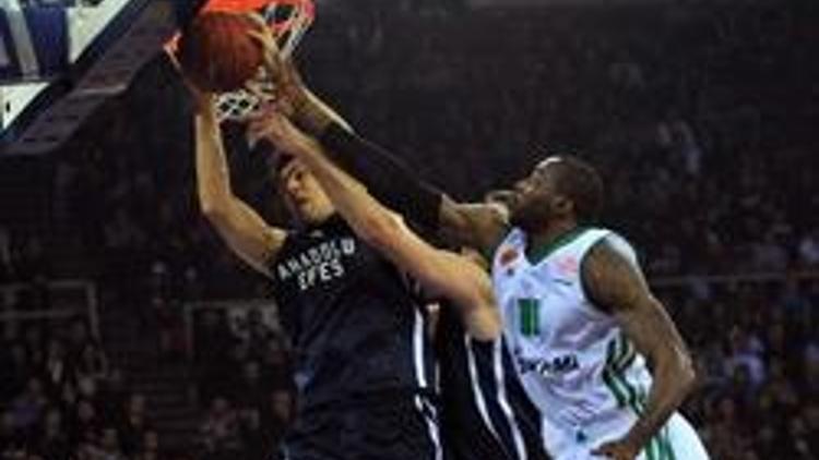 Anadolu Efes ile Panathinaikos 19. randevuda