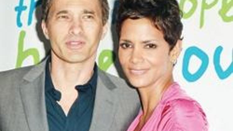 Halle Berry nişanlandı