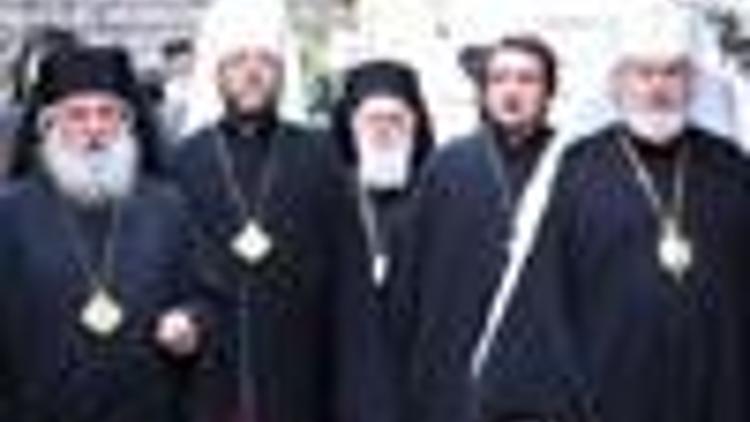 Orthodox leaders pledge greater Church unity in Istanbul meeting
