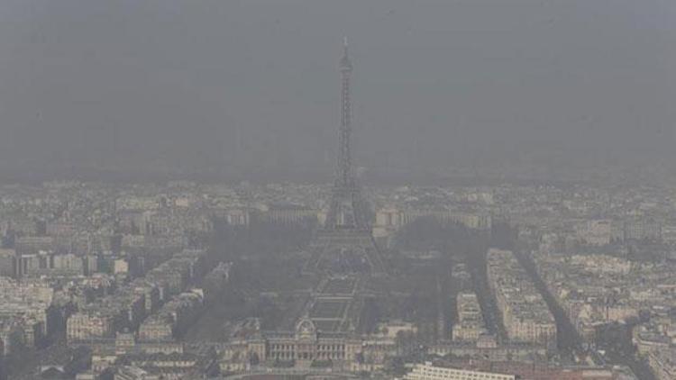 Pariste hava kirliliği alarmı