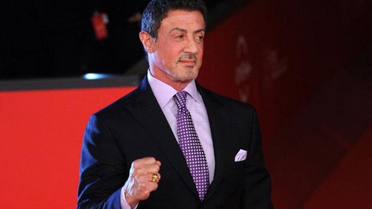 Sylvester Stallone en iyi senaryoyu klozette yazıyor