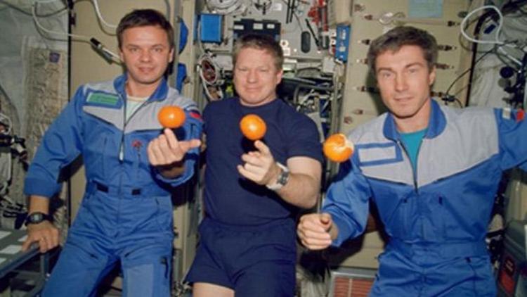 Uzaydaki astronotlarla canlı bağlantı