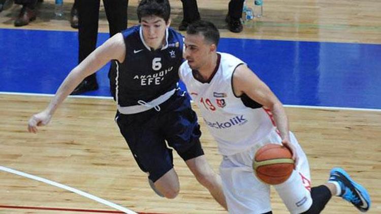 Uşak Sportif 73 - 68 Anadolu Efes