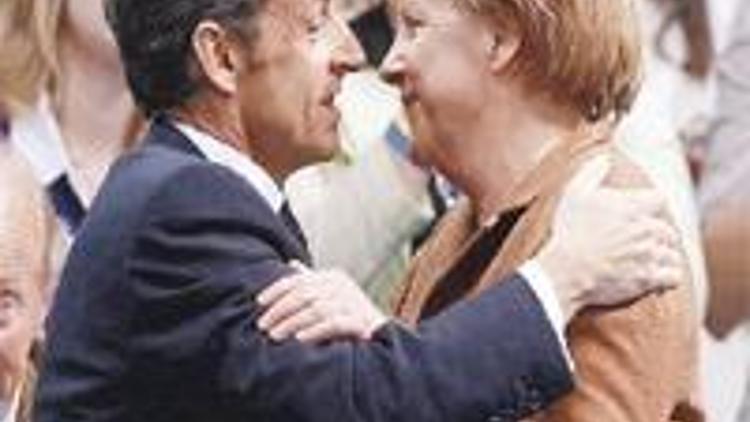 Sarkozy ve Merkel’den Türkiye çıkışı
