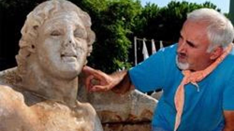 Parionda Kentauros heykeli bulundu