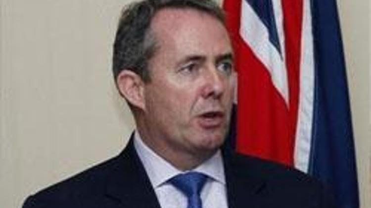 İngiltere Savunma Bakanı Fox, yakın arkadaşı yüzünden baskı altında