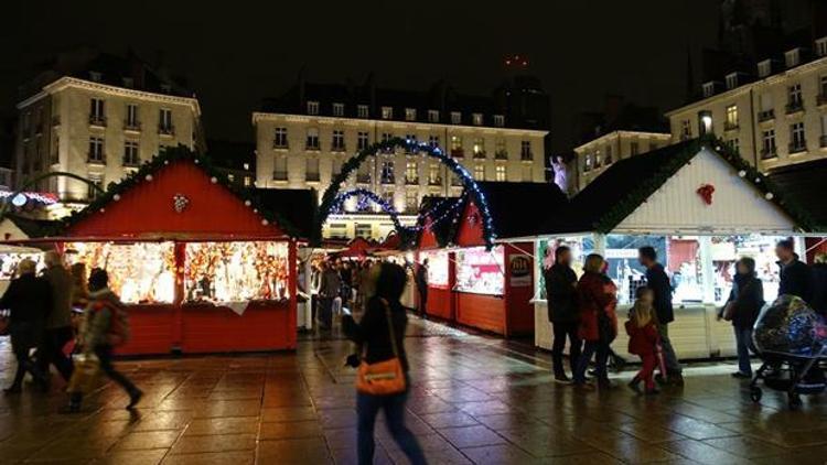 Aracını Noel pazarındaki 300 kişinin üzerine sürdü