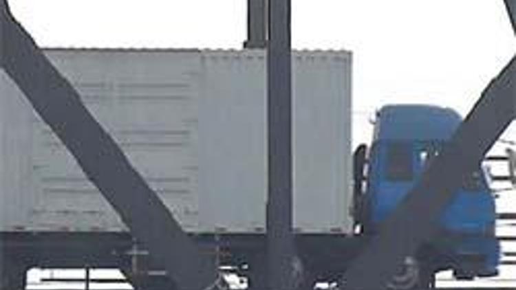 Çin’den Kuzey Kore’ye kamyon kamyon hediye