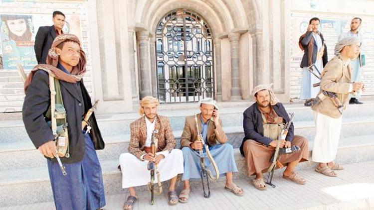 Yemen’de Şii Husiler ilerliyor