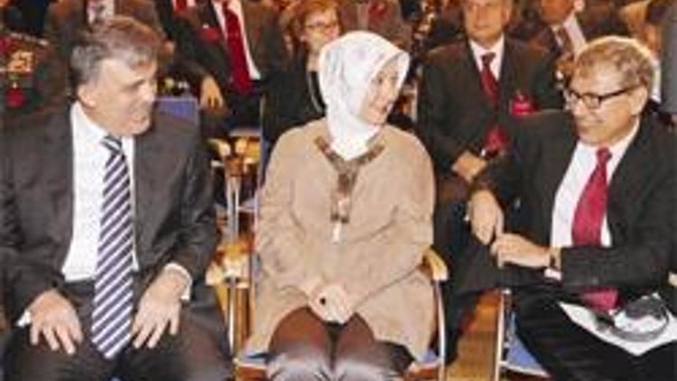 Cumhurbaşkanı’ndan Orhan Pamuk’a övgü