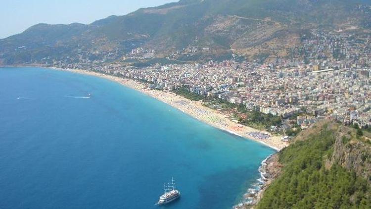 Alanya’da 35 bin yabancı mülk aldı