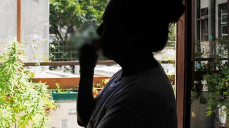 Pencereden sigara atan Singapurluya rekor ceza