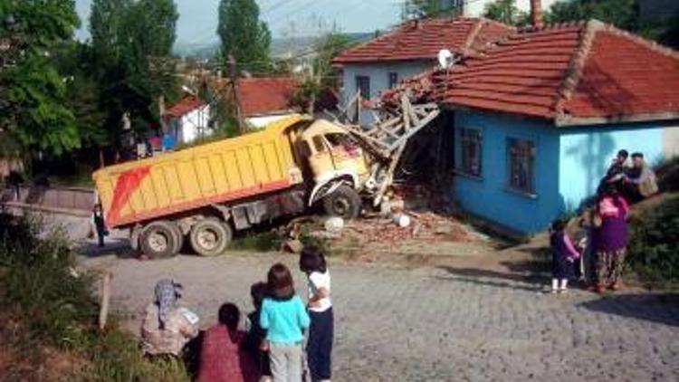 Türkiyeye hayal satanlar bir numara için çekişiyor